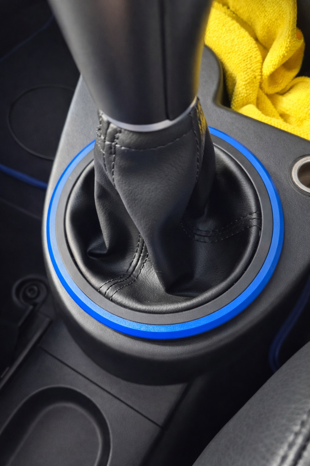FORD FIESTA ST150 - GEARSTICK GAITER SURROUND