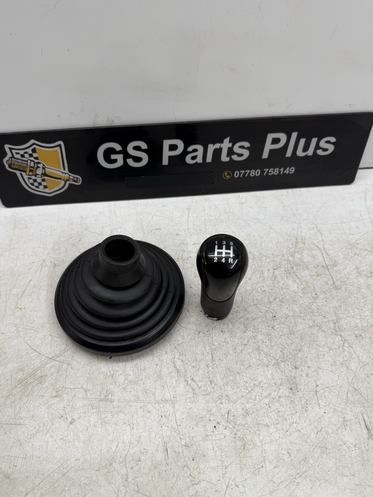 Ford Fiesta Gear Stick Knob & Gator Surround Black St150 Zetec S Mk6 2002-2008