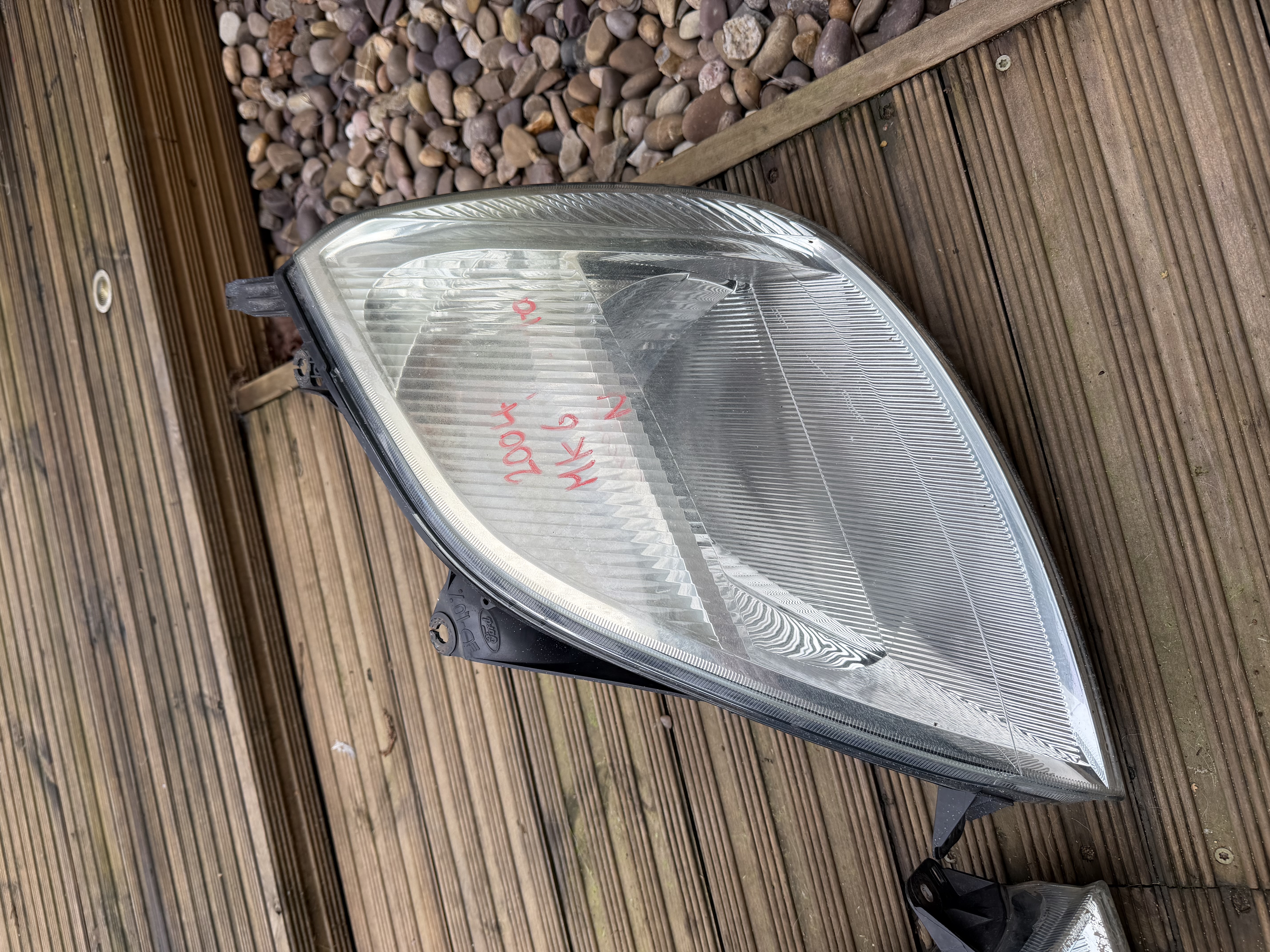 Ford Fiesta Pre-facelift Headlights 