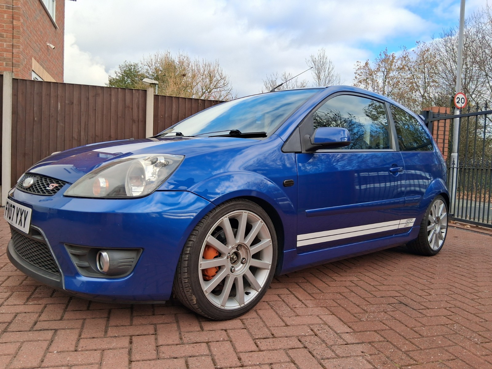 Ford Fiesta ST150 2007. Completely rebuilt for the race track but never used.