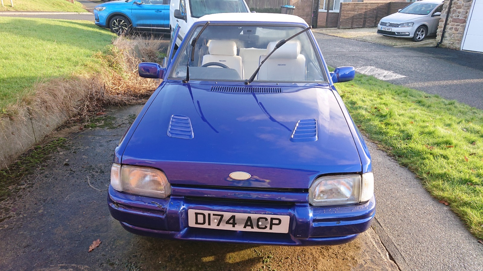 Ford Escort Cabriolet 1.6i Blue with White Roof. Good Condition.