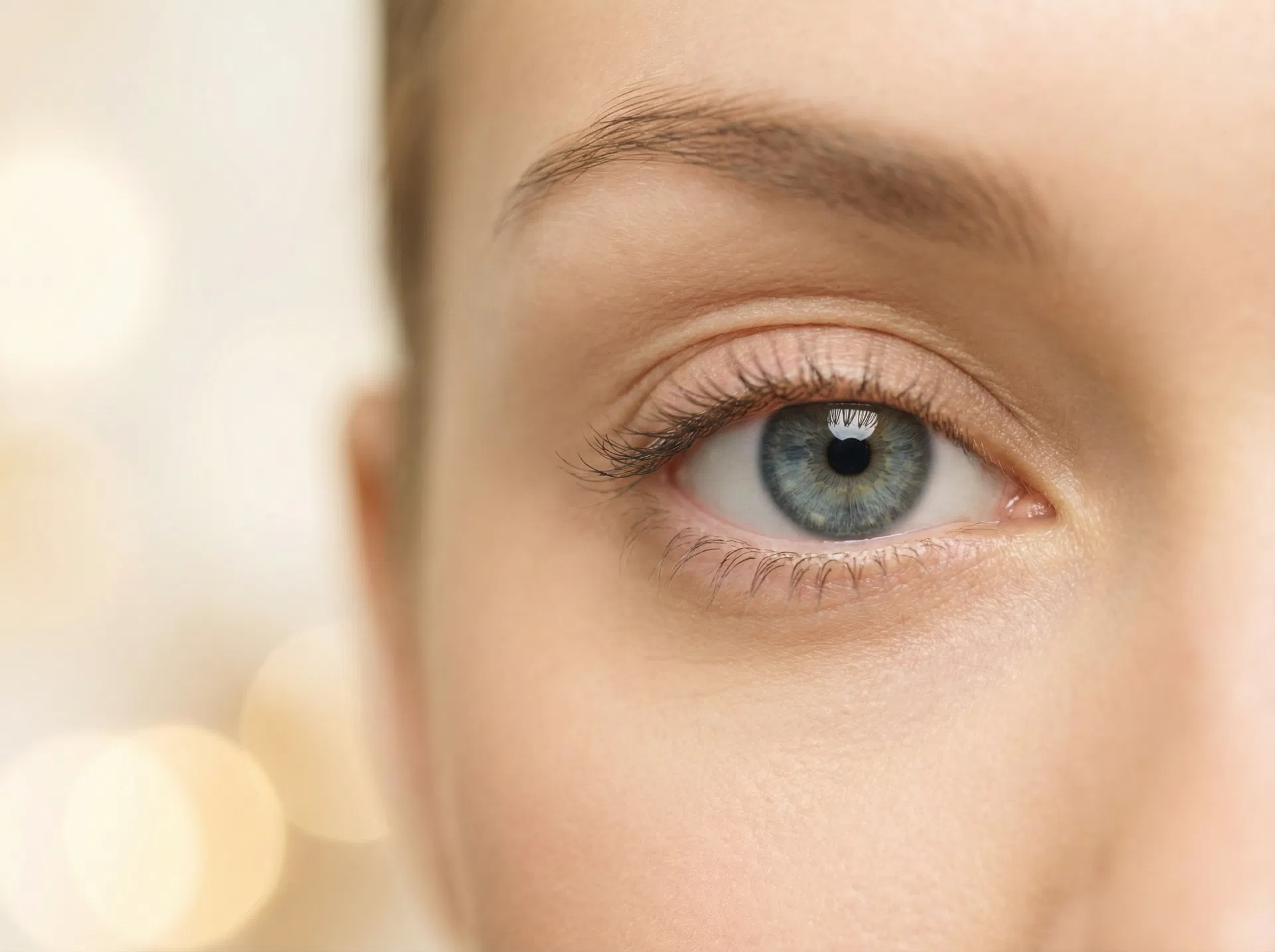 Nærbilder av øye etter blepharoplastikk