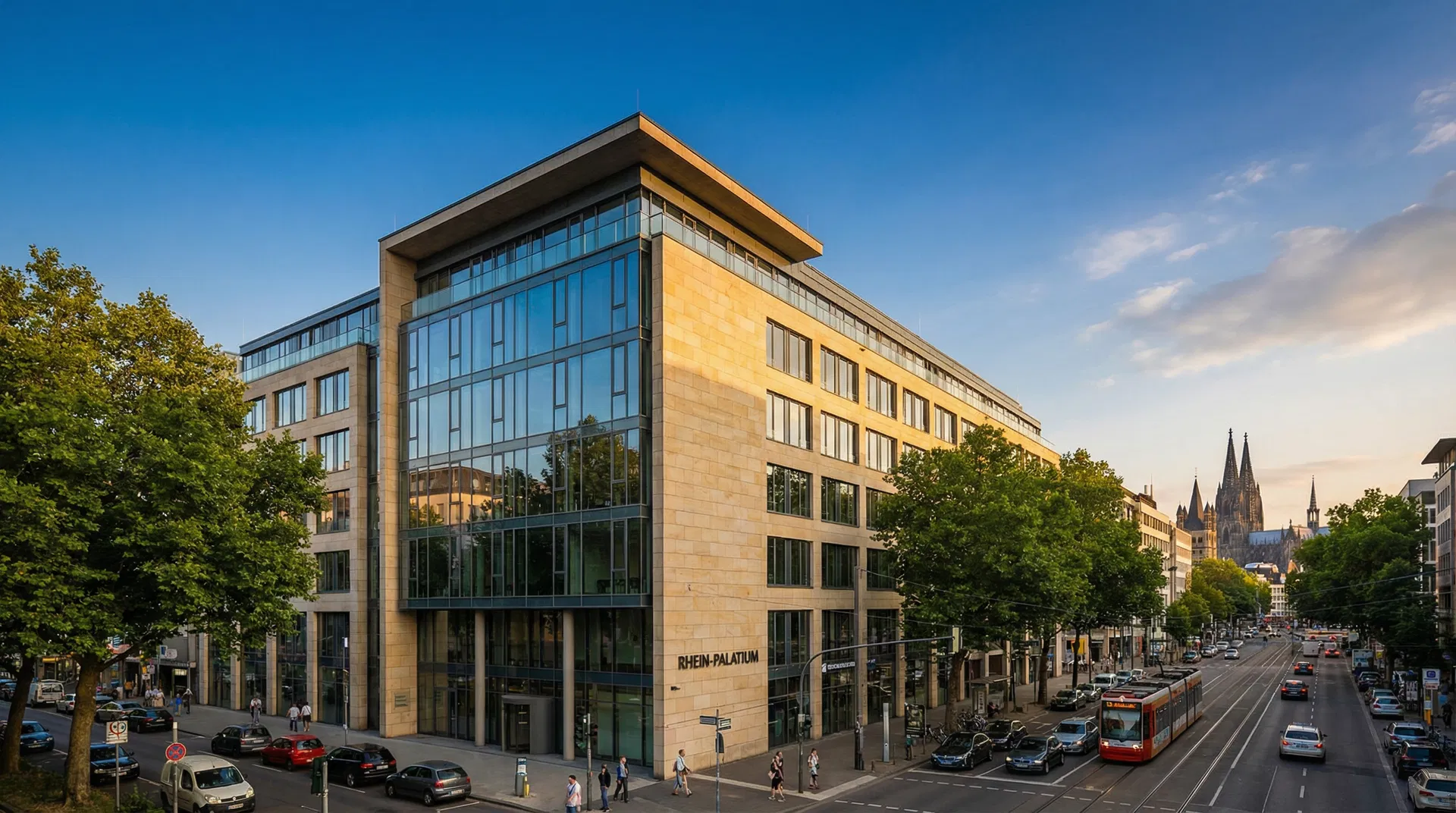 Modernes Firmengebäude in Köln – Gewerbeimmobilie optimal versichert