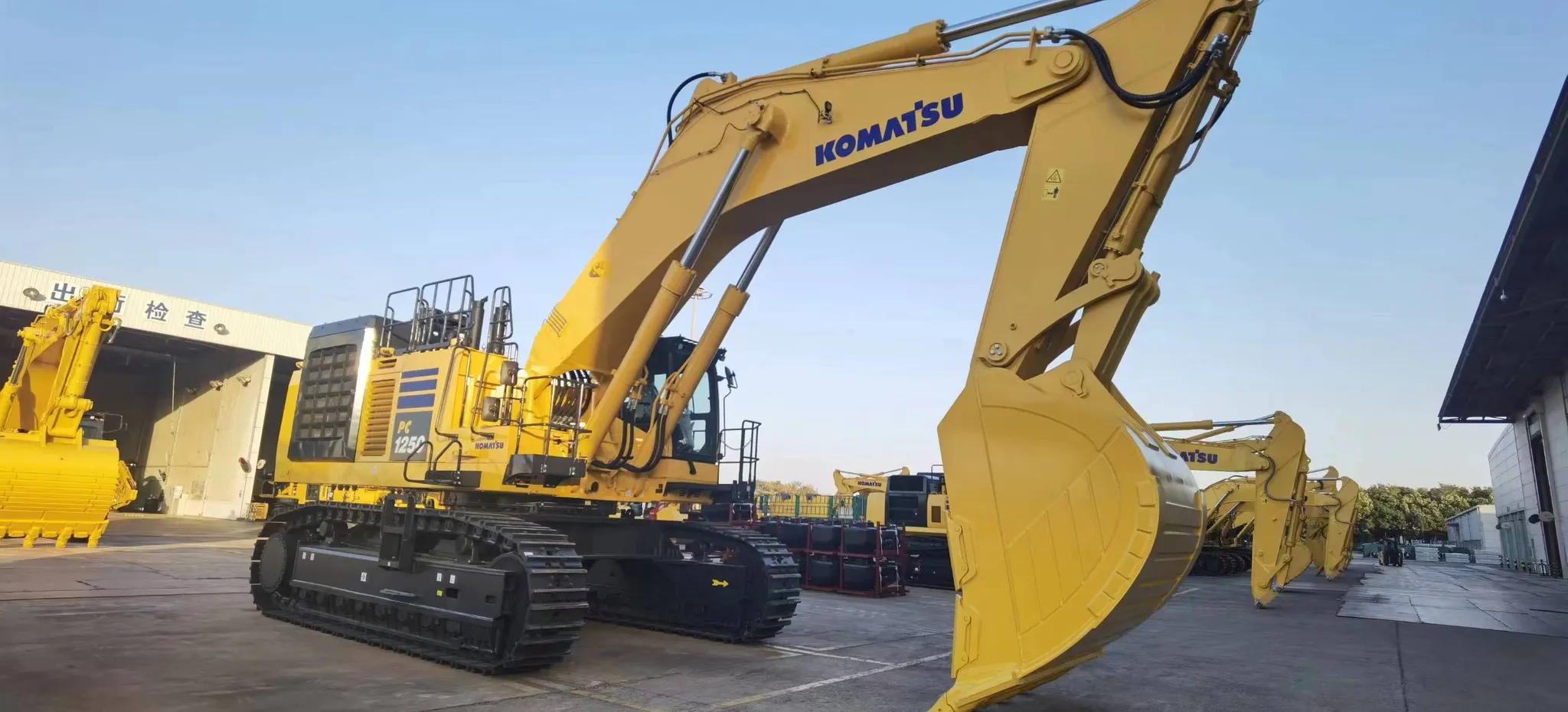 2023 Komatsu PC1250LC-11 ( New 3 units)