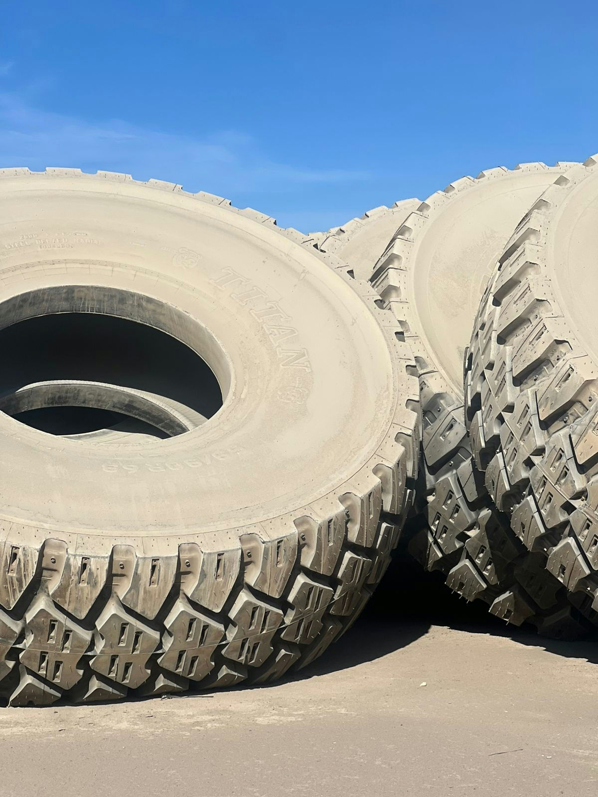 Titan 59/90R63 Radial Steek  E-4 type rock