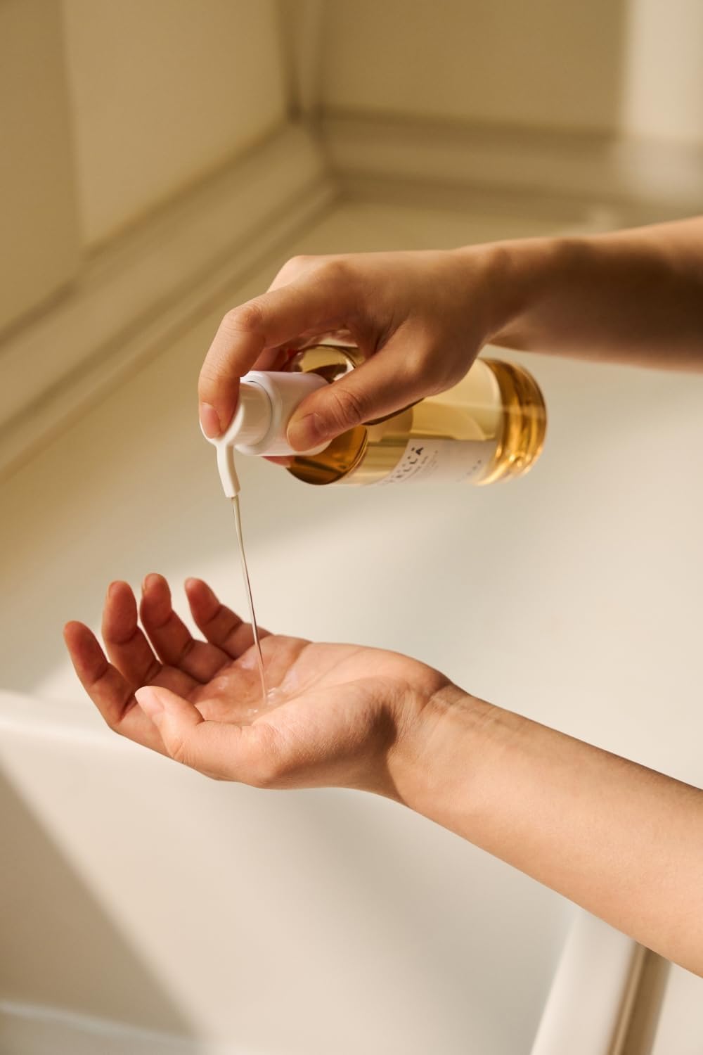 SKIN1004 Madagascar Centella Light Cleansing Oil 6.76 fl.oz, 200ml 3