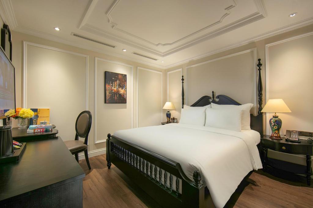 Amira Hotel Hanoi — Pool
