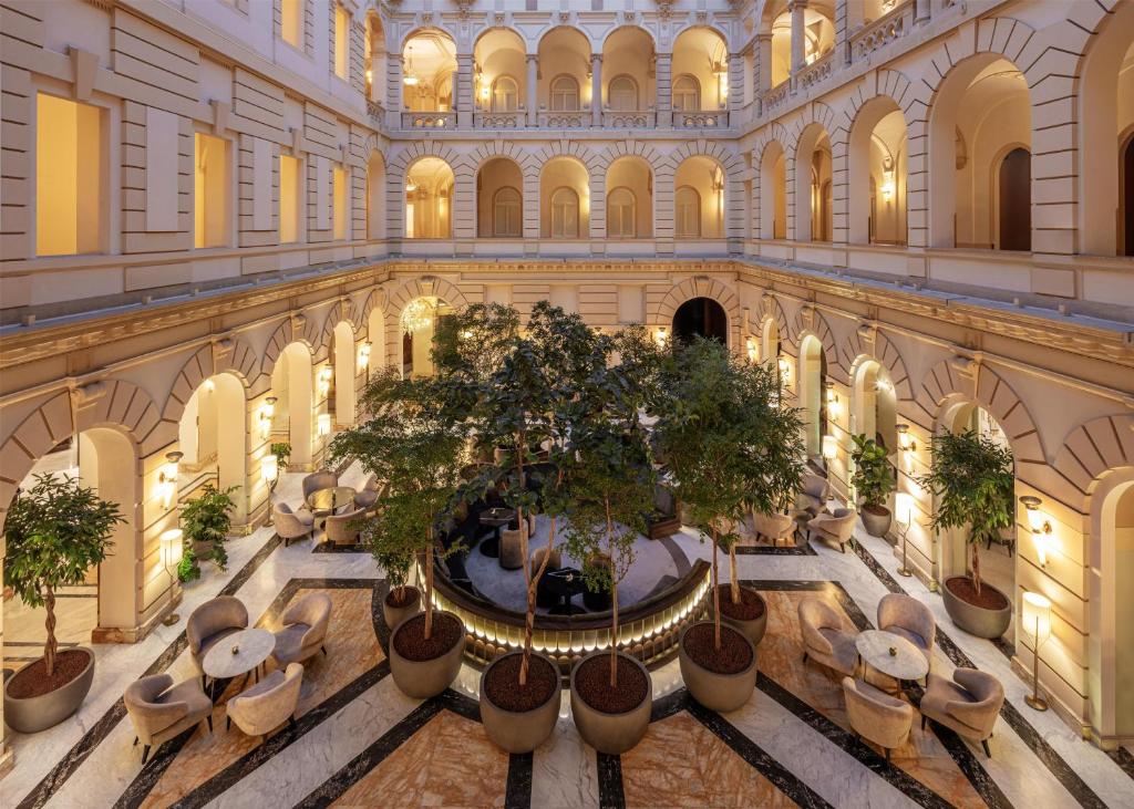Anantara New York Palace Budapest — Pool