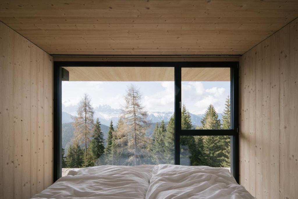 Anders Mountain Suites — Exterior
