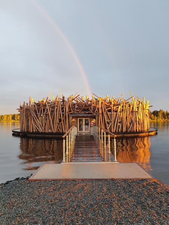 Arctic Bath — Exterior