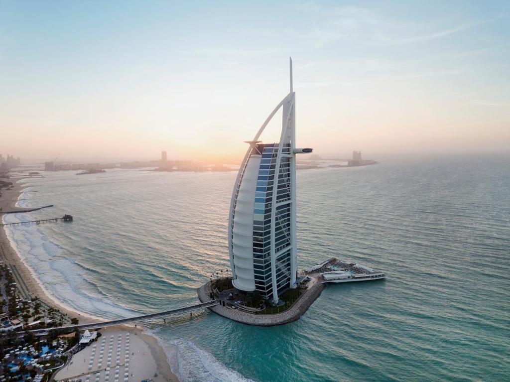 Burj Al Arab Jumeirah — Exterior