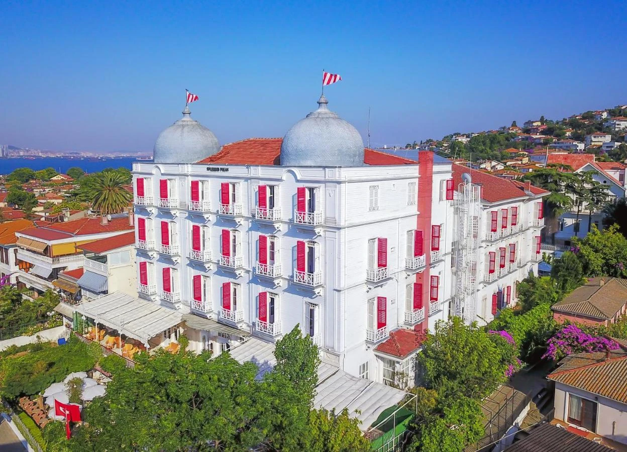 Büyükada Splendid Palace Hotel — Exterior