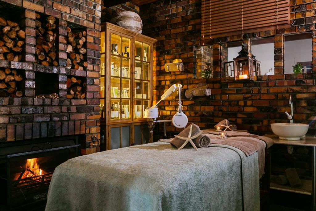Camps Bay Retreat — Room