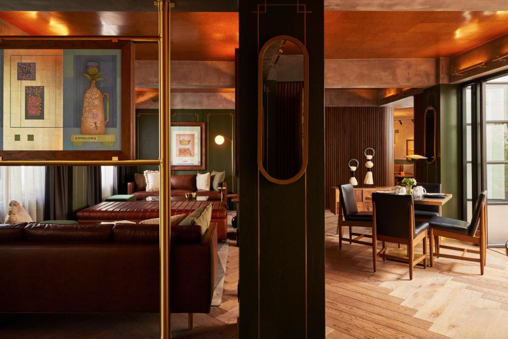 Campos Polanco — Lobby