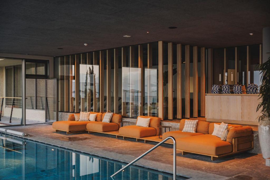 Cape of Senses — Lobby