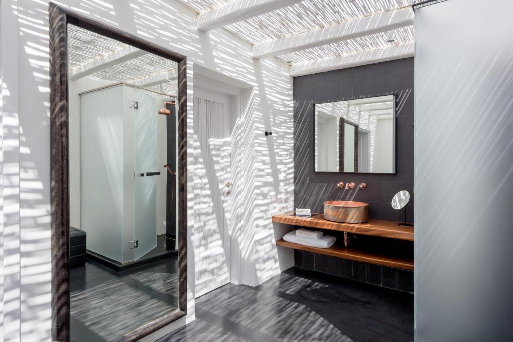 Cavo Tagoo Santorini — Pool