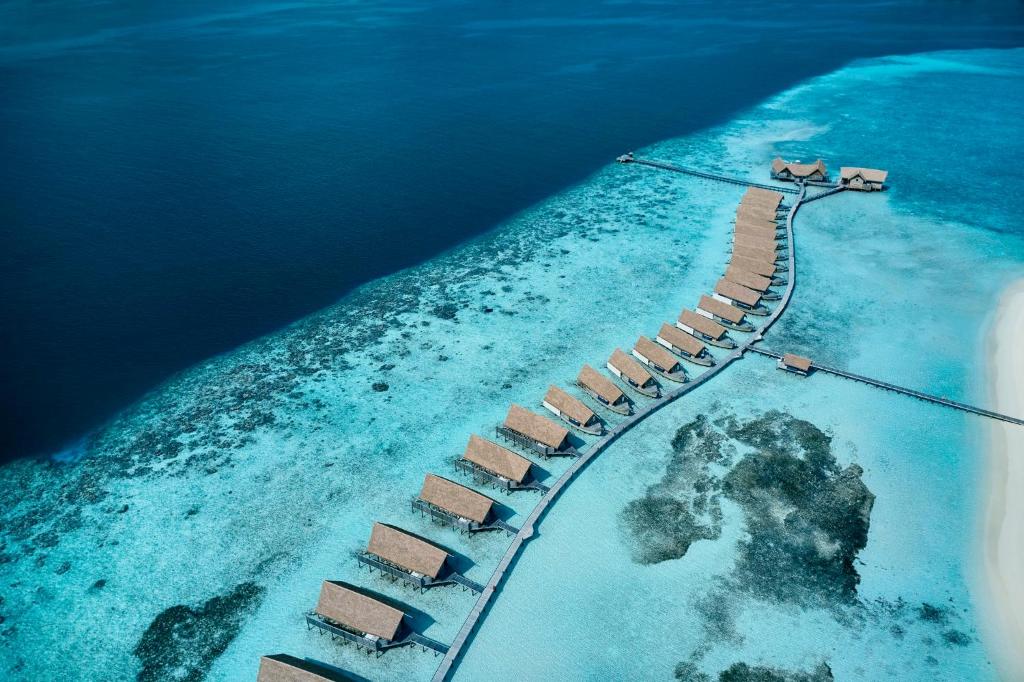 COMO Cocoa Island — Exterior