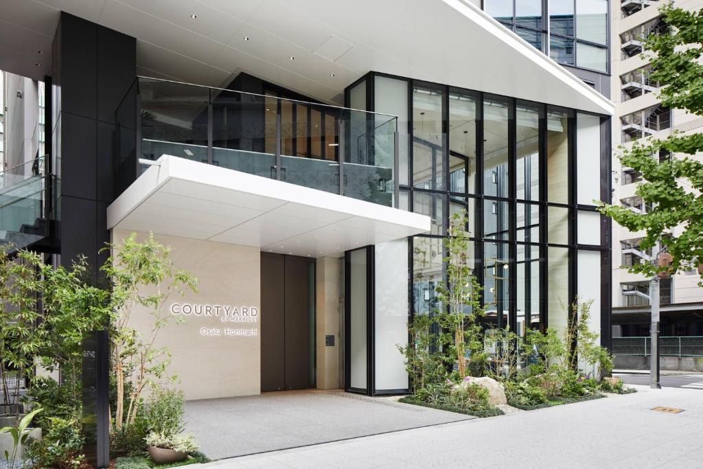 Courtyard Osaka Honmachi — Exterior