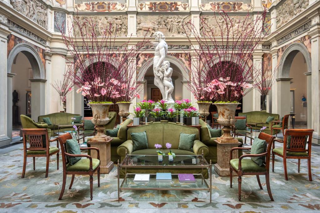 Four Seasons Firenze — Exterior