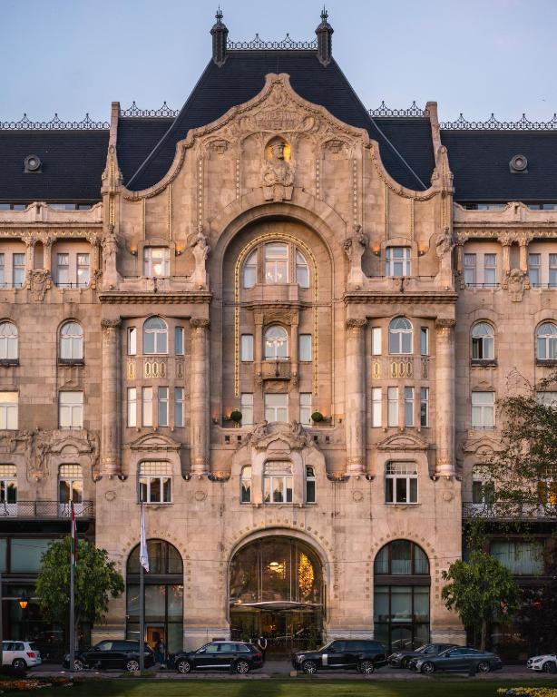 Four Seasons Gresham Palace Budapest — Pool