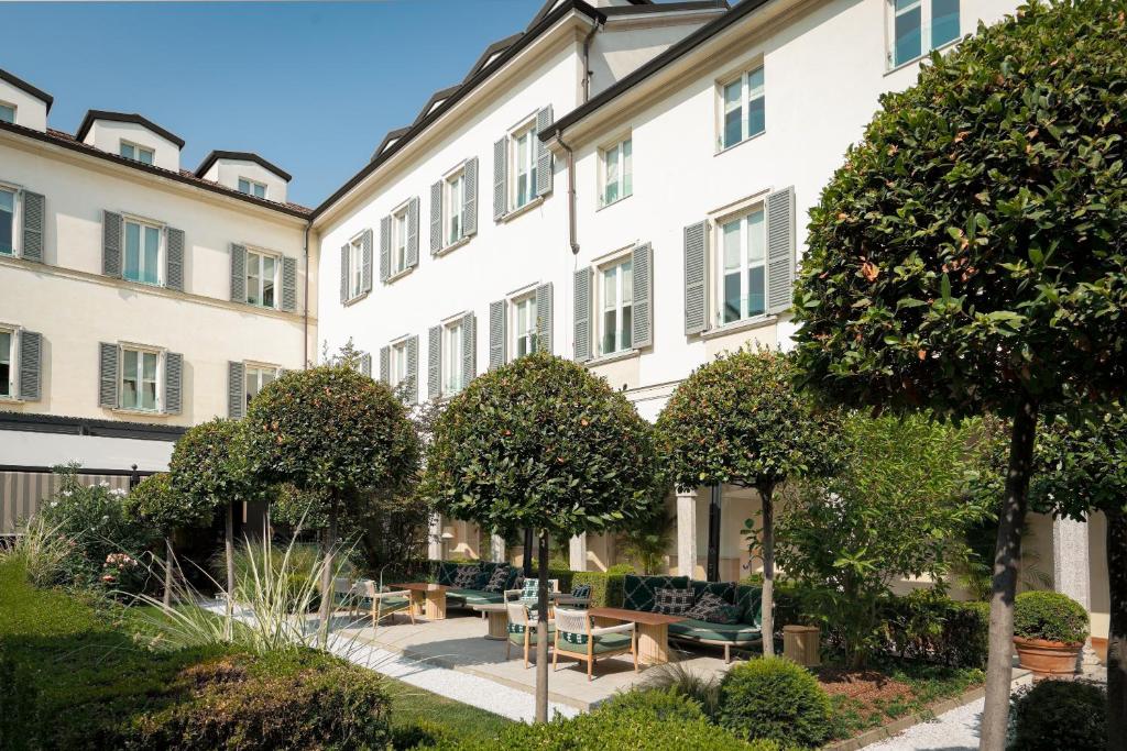 Four Seasons Hotel Milano — Pool