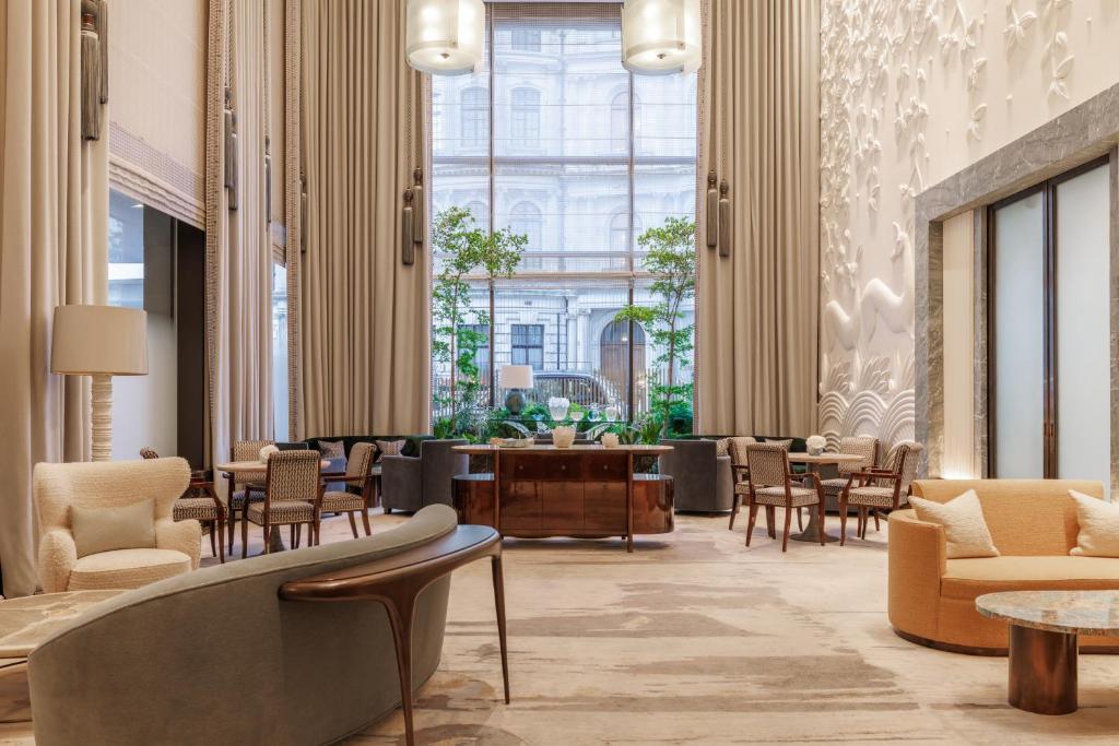 Four Seasons Hotel Park Lane London — Exterior