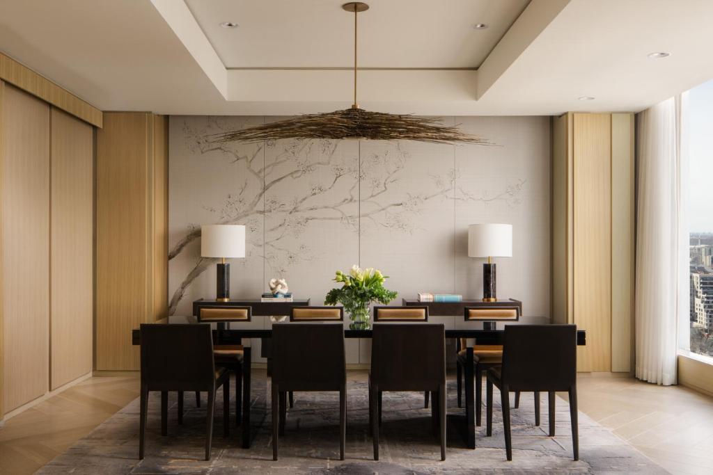 Four Seasons Hotel Toronto — Room