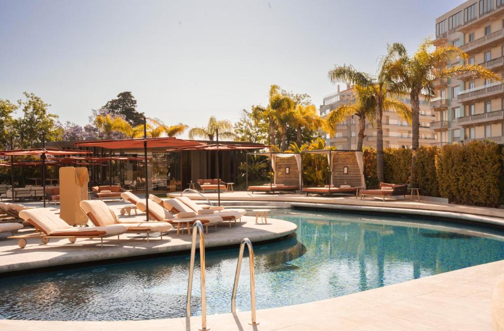 Four Seasons Hotel Ritz Lisbon — Pool