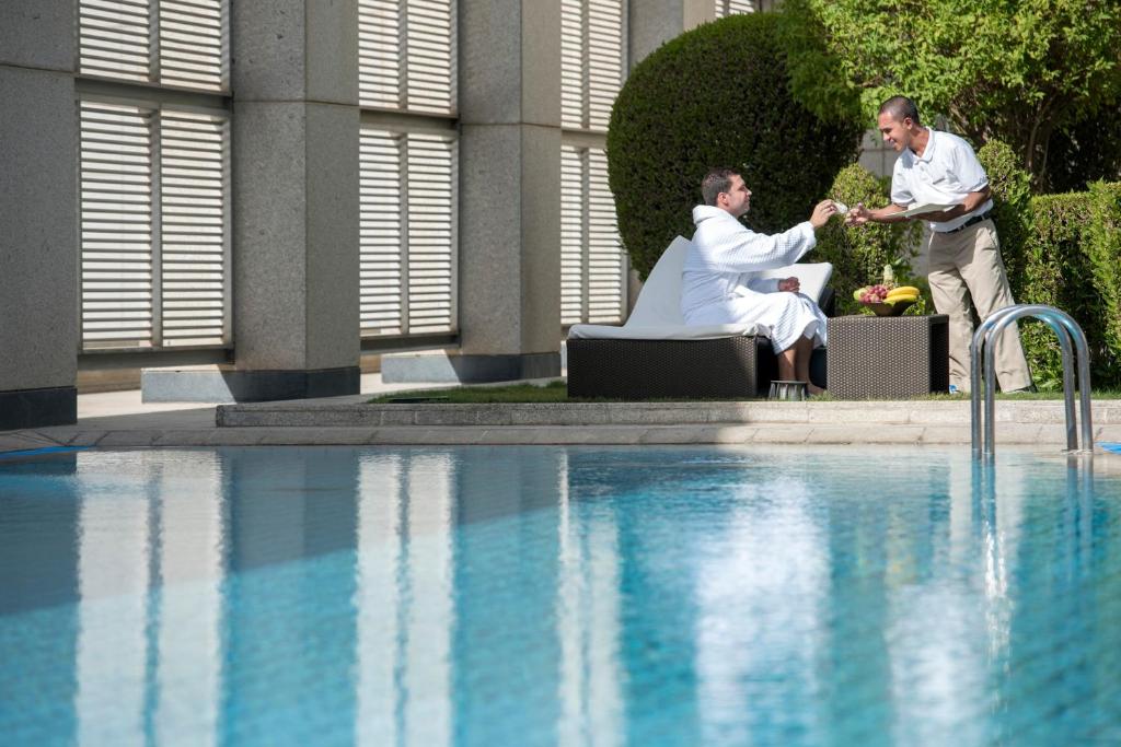 Four Seasons Hotel Riyadh — Pool