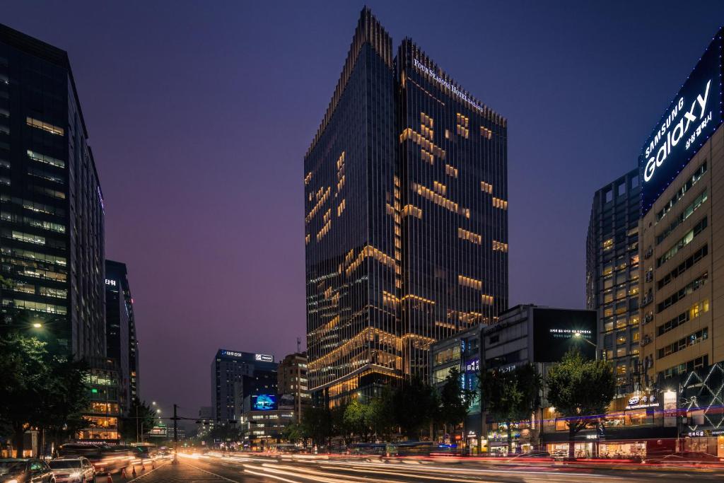 Four Seasons Seoul — Exterior