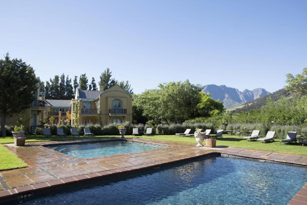 Franschhoek Country House — Pool