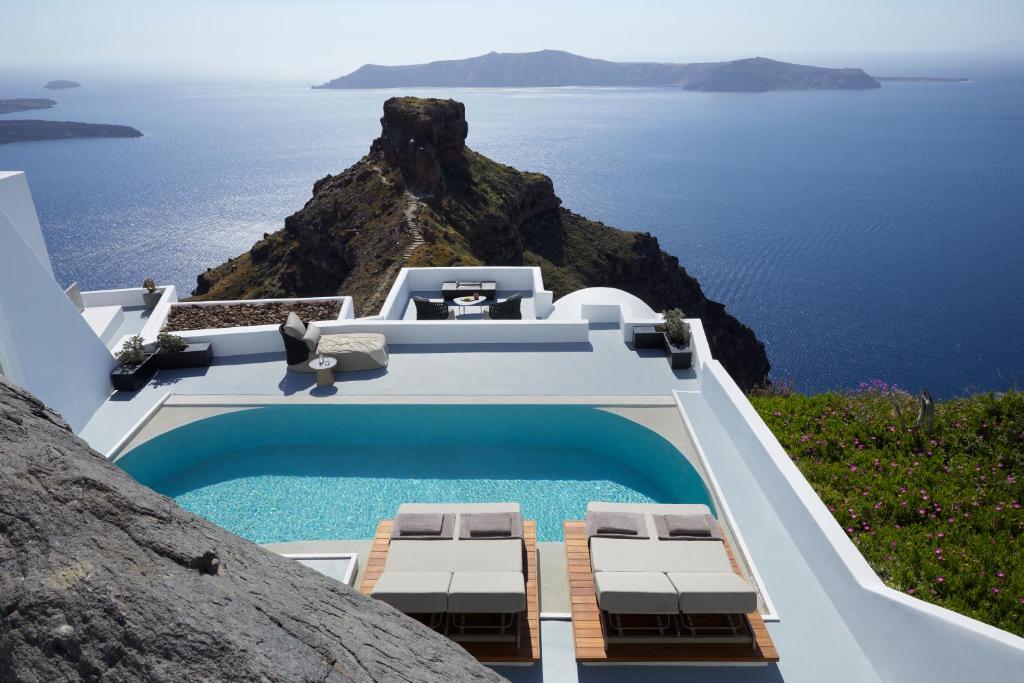 Grace Santorini — Exterior
