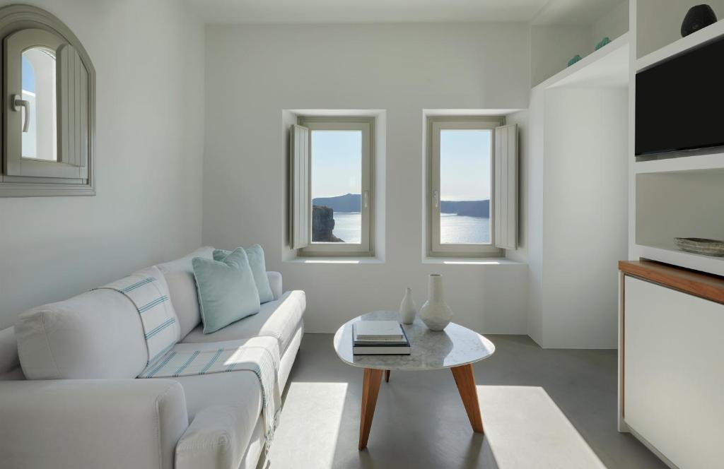 Grace Santorini — Room