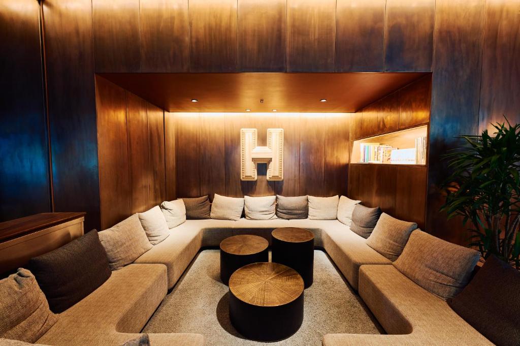 Hamacho Hotel Tokyo Nihonbashi — Lobby