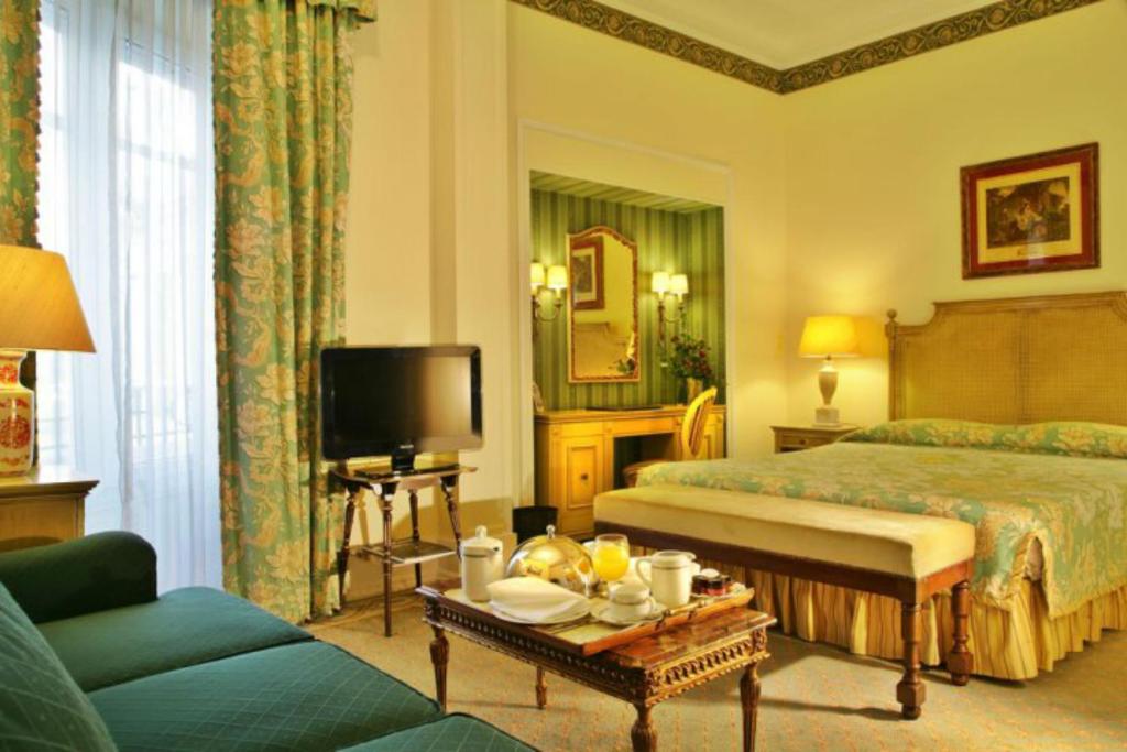 Hotel Avenida Palace — Room