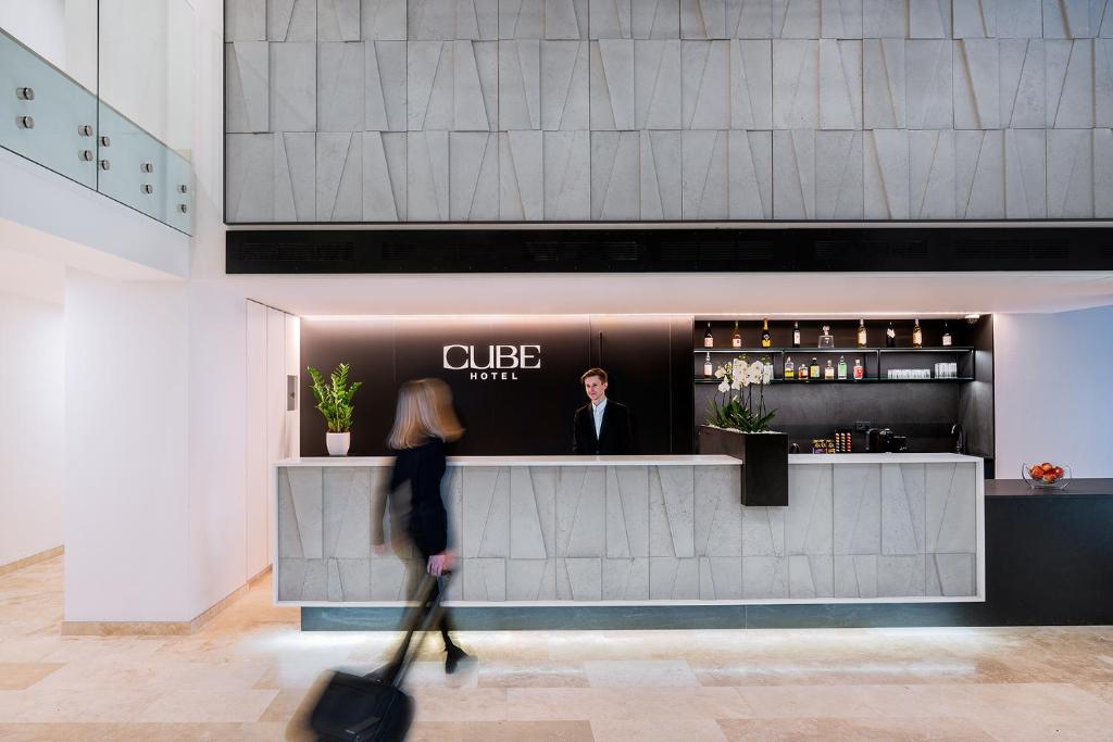 Hotel CUBE Prague — Exterior