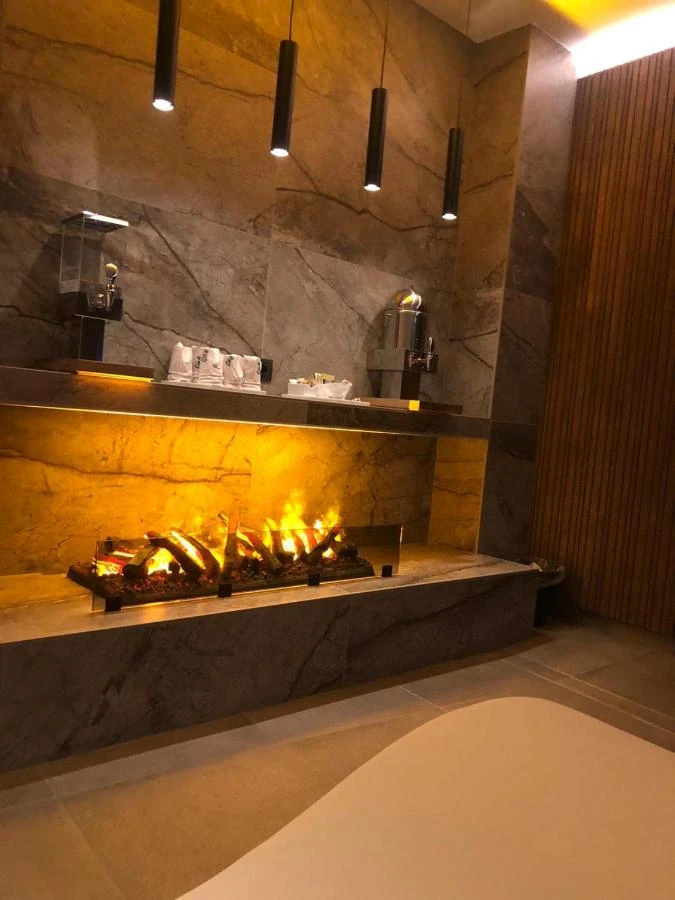 Hotel du Lac — Suite