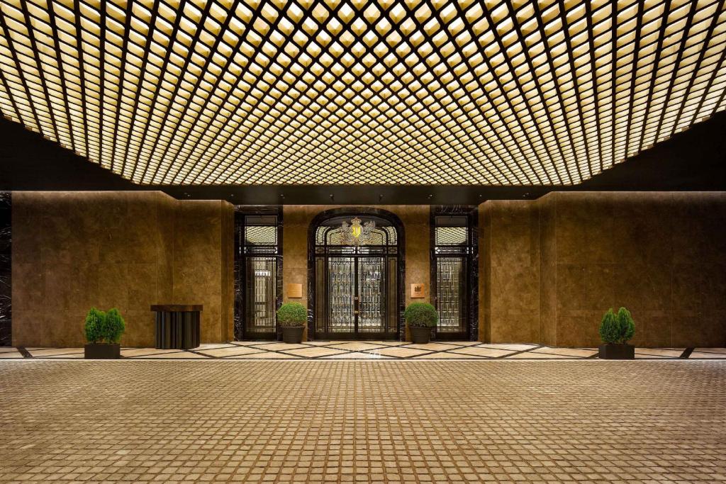 Josun Palace — Exterior