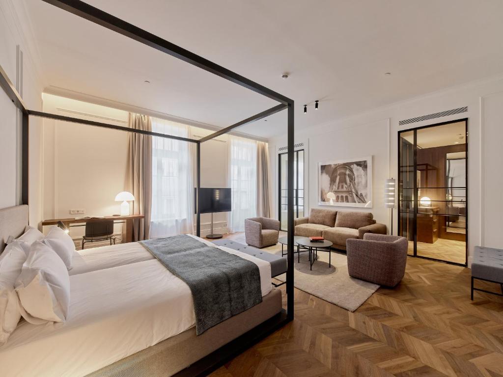 Kozmo Hotel Suites & Spa — Exterior