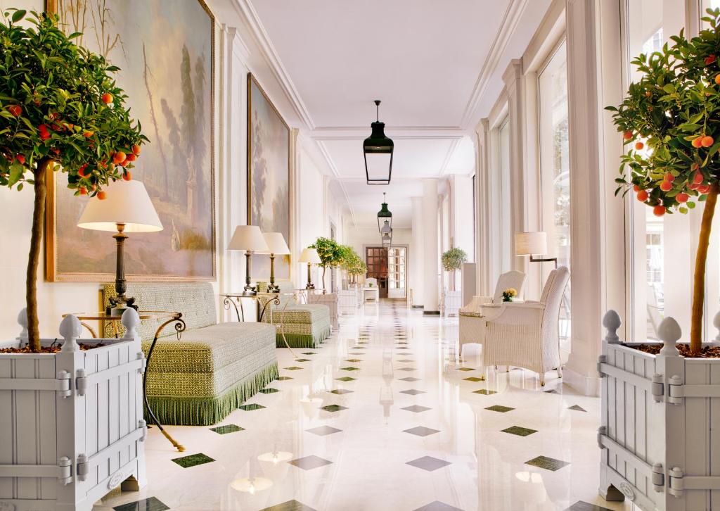 Le Bristol Paris — Lobby