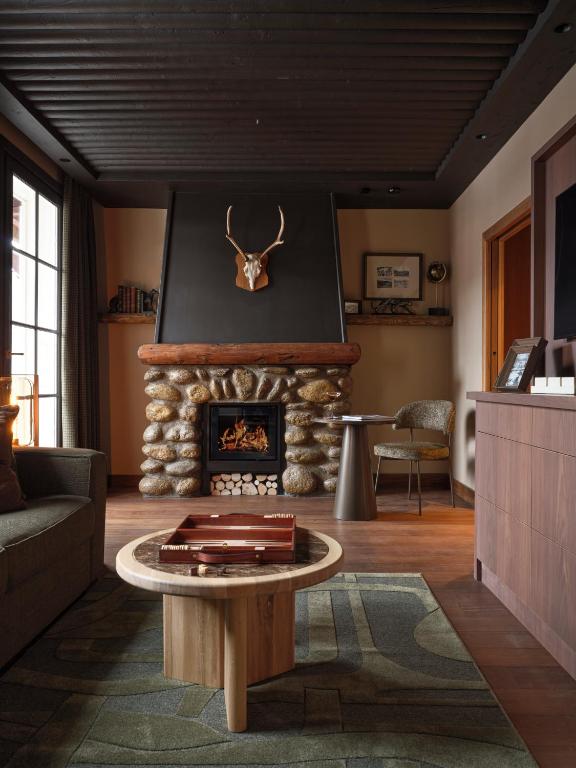Lodge Park — Lobby
