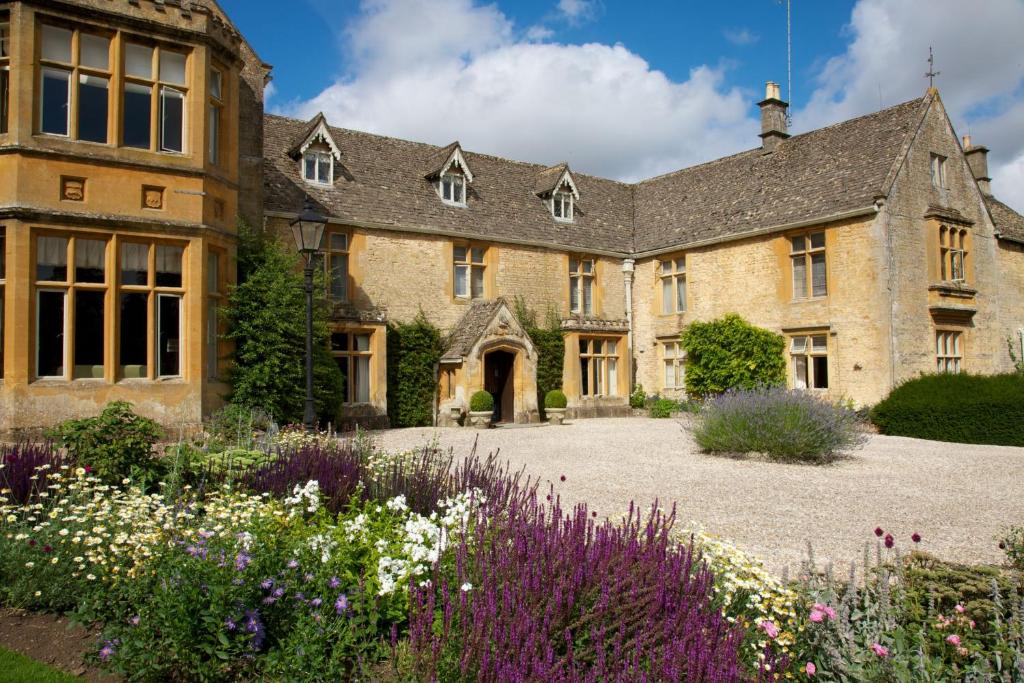Lords Of The Manor — Exterior
