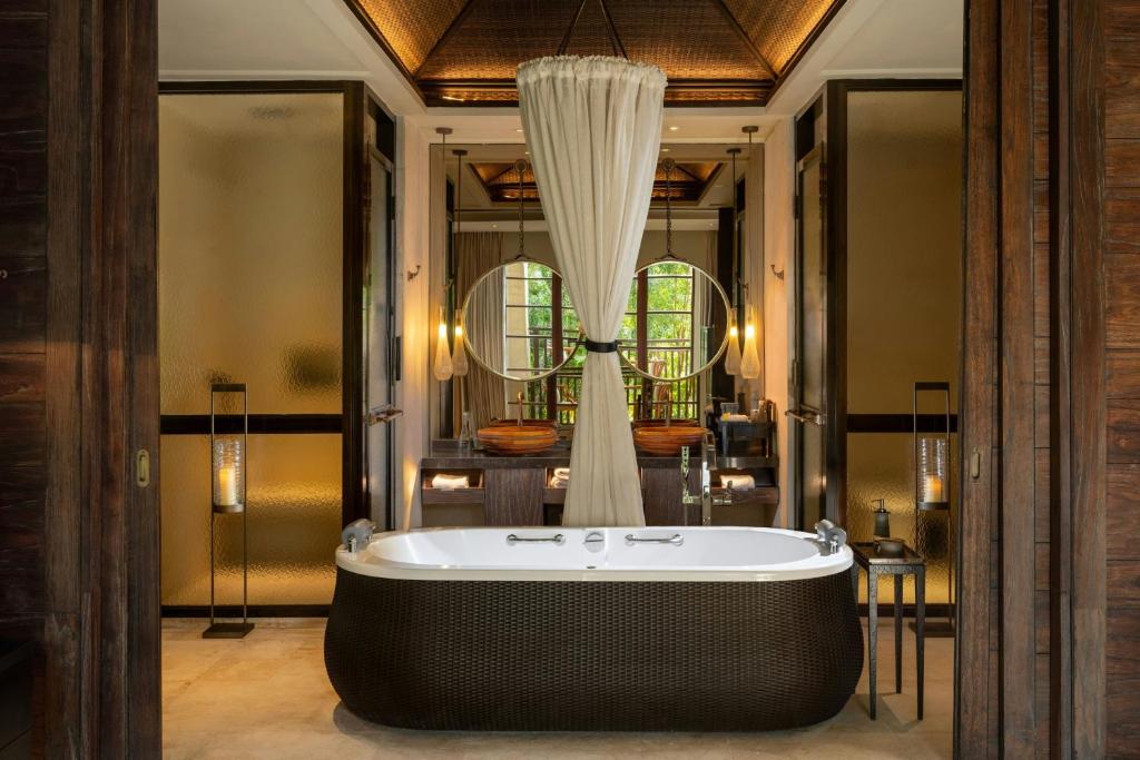 Mandapa, a Ritz-Carlton Reserve — Lobby