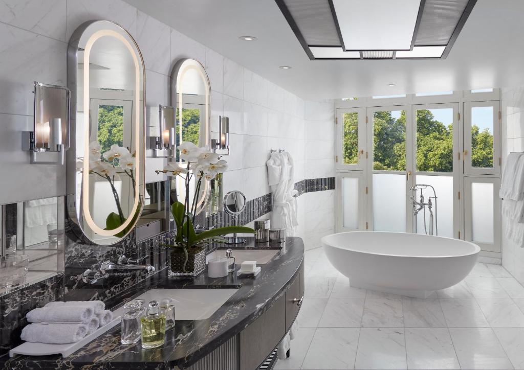 Mandarin Oriental Hyde Park — Pool