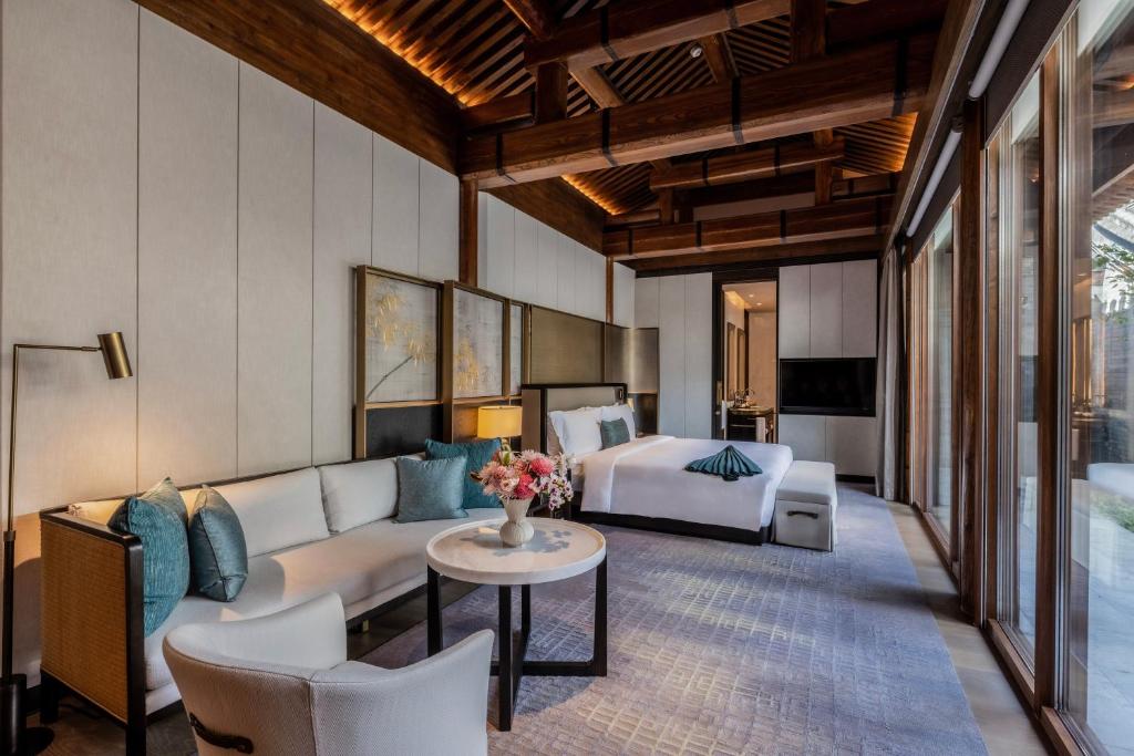 Mandarin Oriental Qianmen — Room