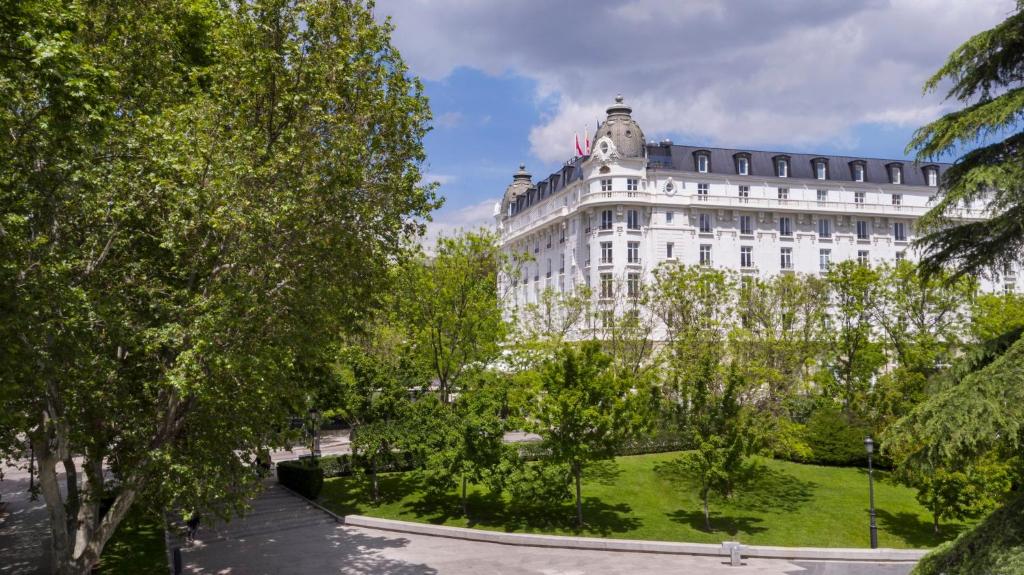 Mandarin Oriental Ritz Madrid — Exterior