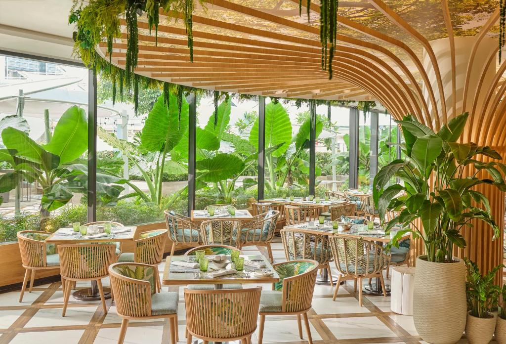 Mandarin Oriental Singapore — Pool