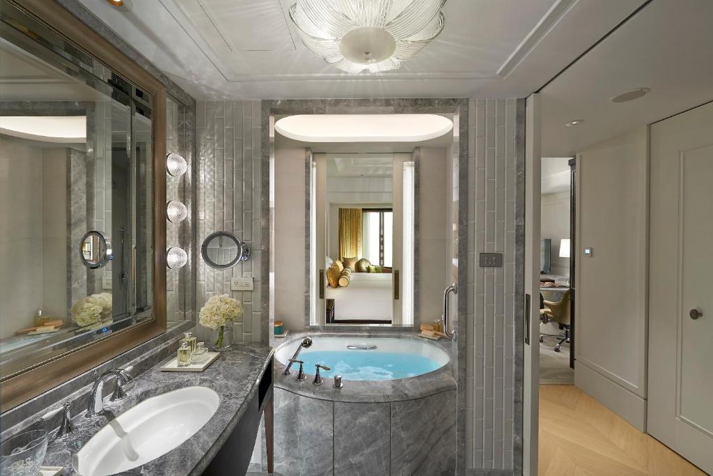 Mandarin Oriental Taipei — Pool