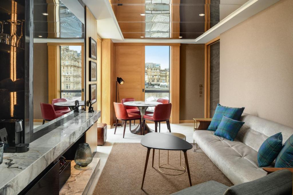 Market Street Hotel — Room