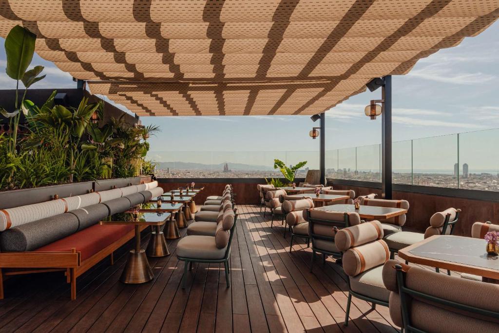 Nobu Hotel Barcelona — Exterior